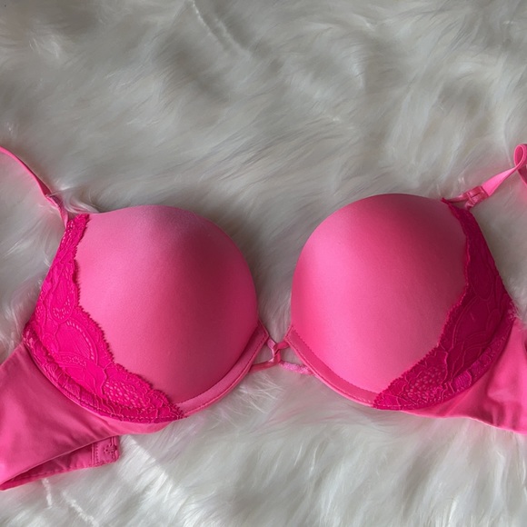 Victoria Secret Bra - Picture 2 of 5